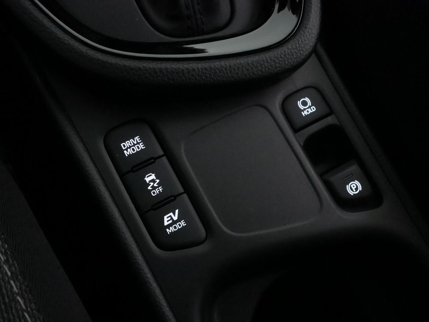 TOYOTA YARIS CROSS 2025