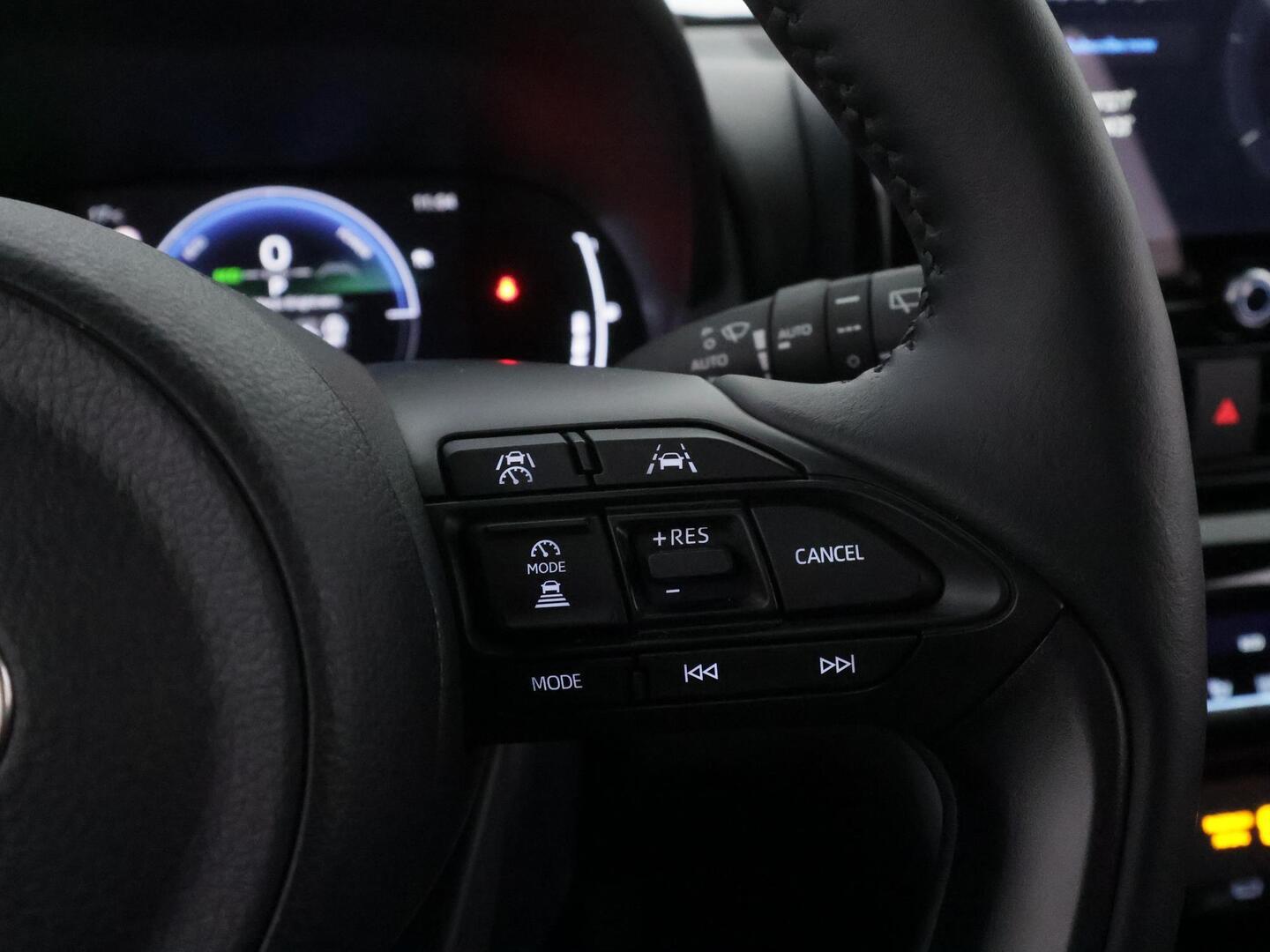 TOYOTA YARIS CROSS 2025