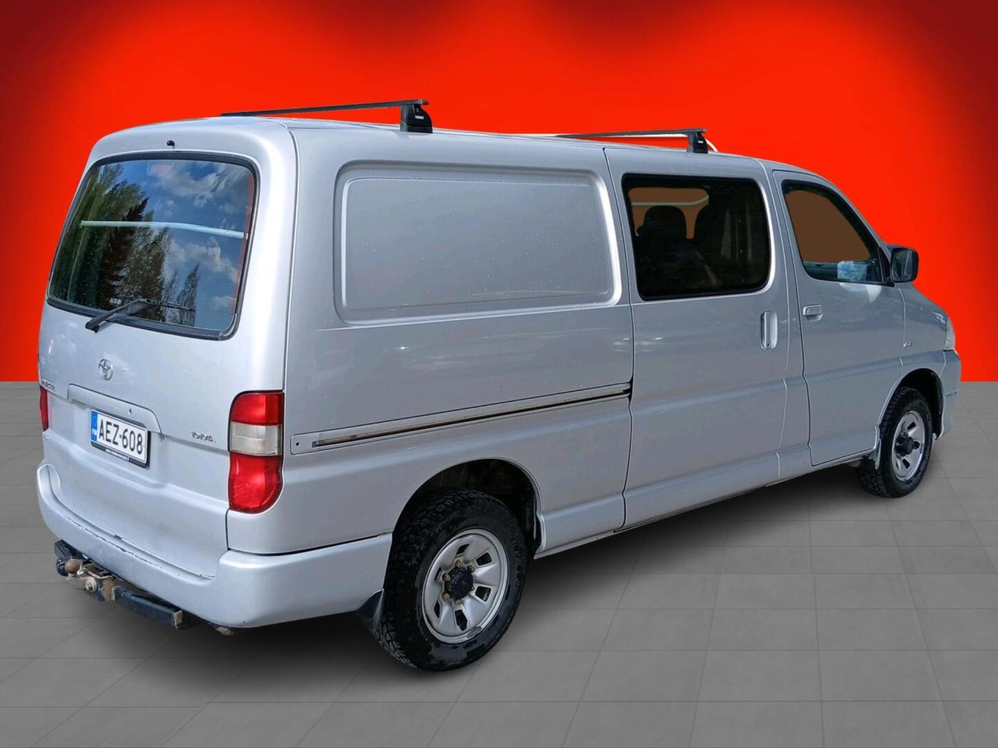 TOYOTA Hiace 2008