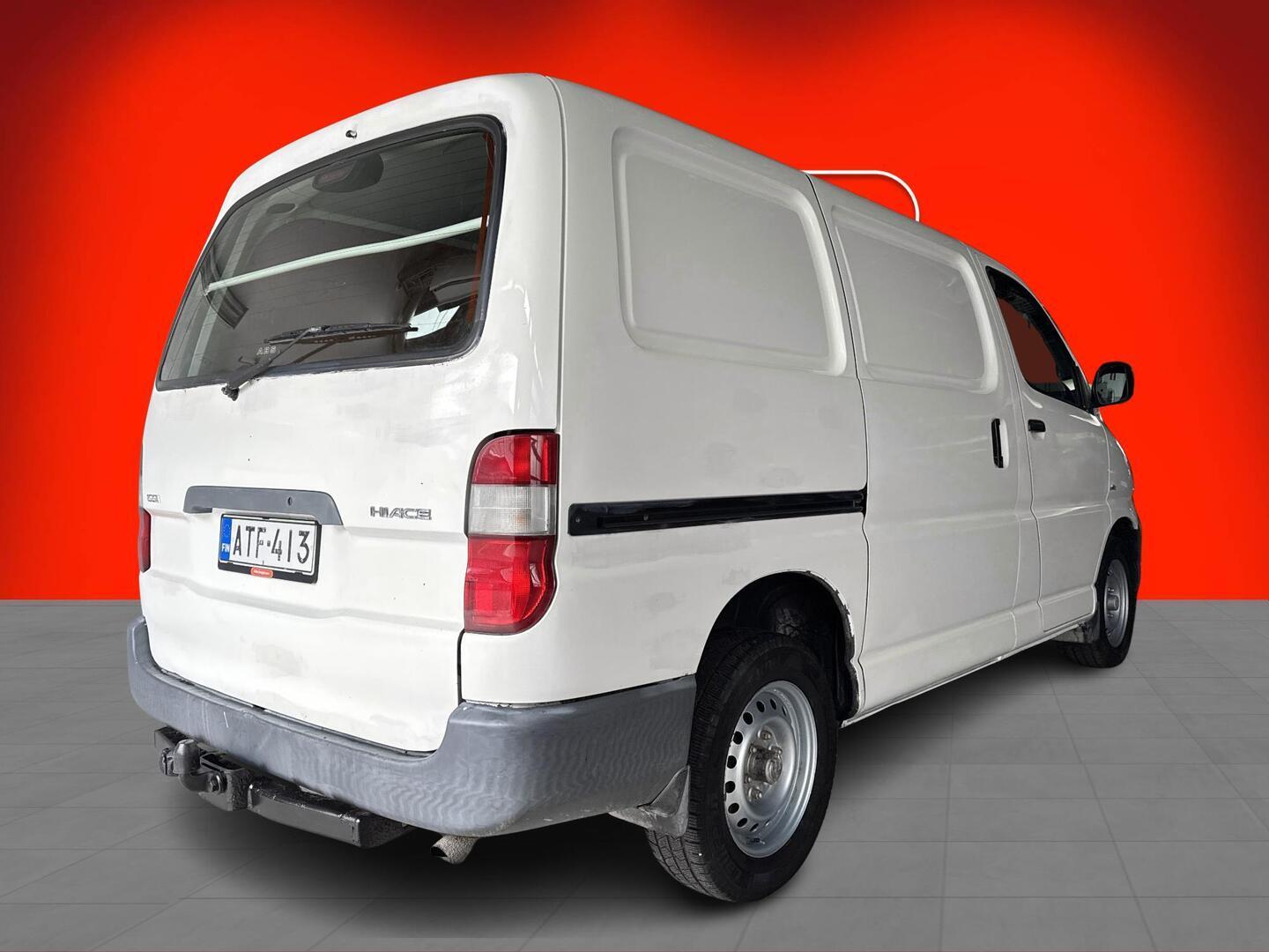 TOYOTA HIACE 2004