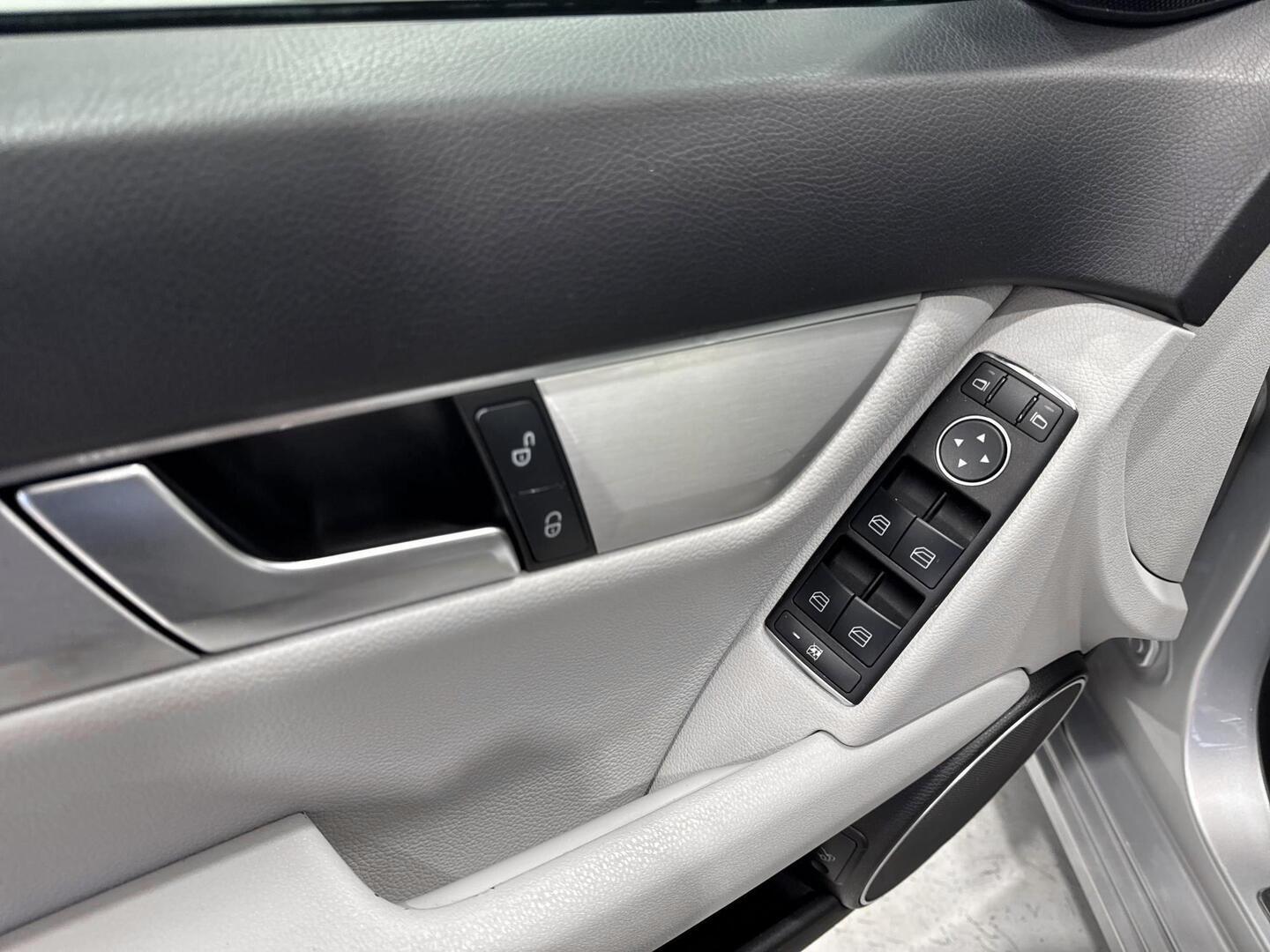 MERCEDES-BENZ C 2011