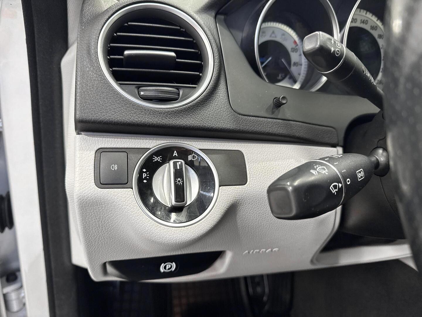 MERCEDES-BENZ C 2011