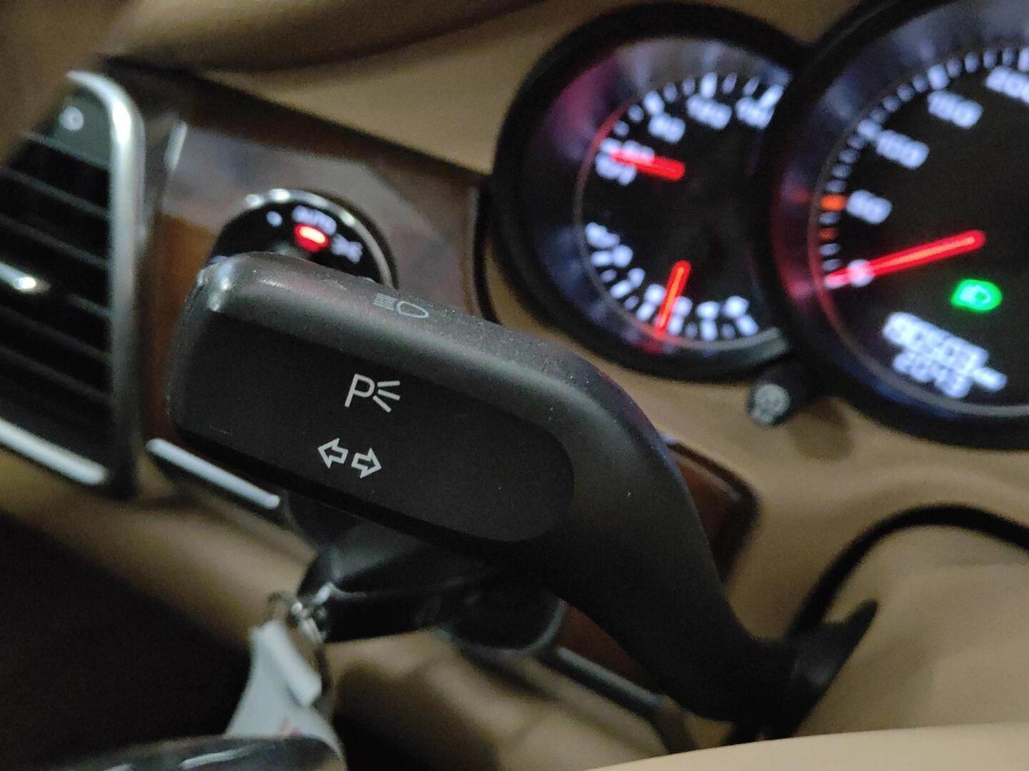 PORSCHE Panamera 2012