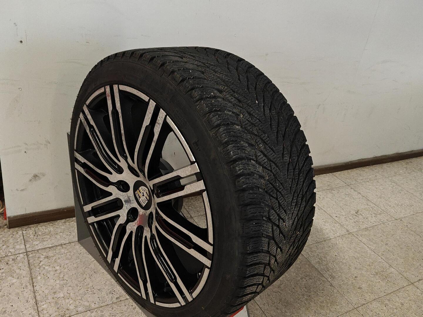 PORSCHE Panamera 2012