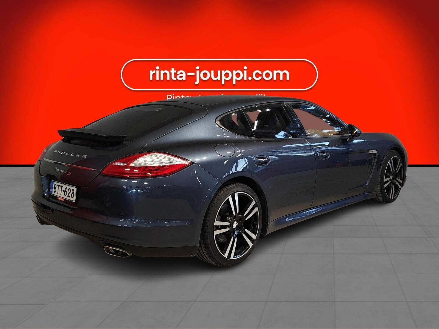 PORSCHE Panamera 2012
