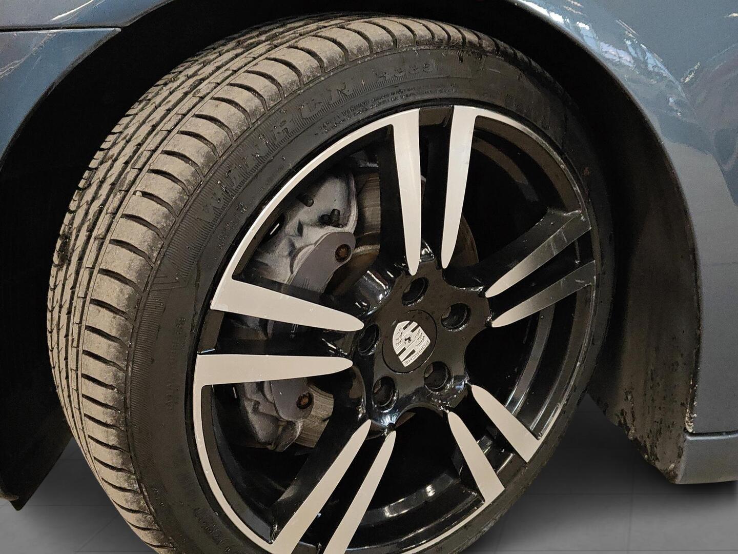 PORSCHE Panamera 2012