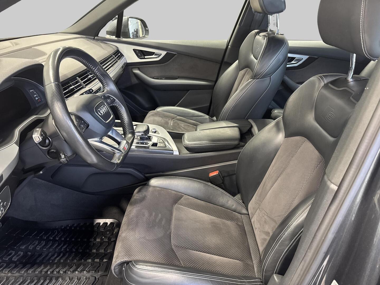 AUDI Q7 2018