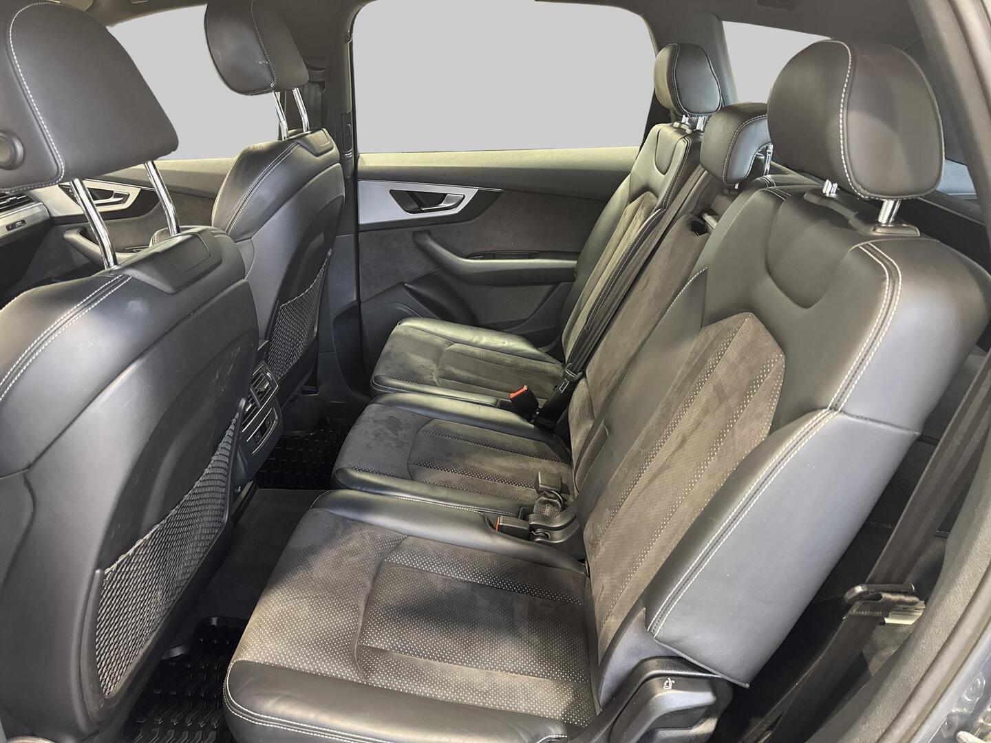 AUDI Q7 2018