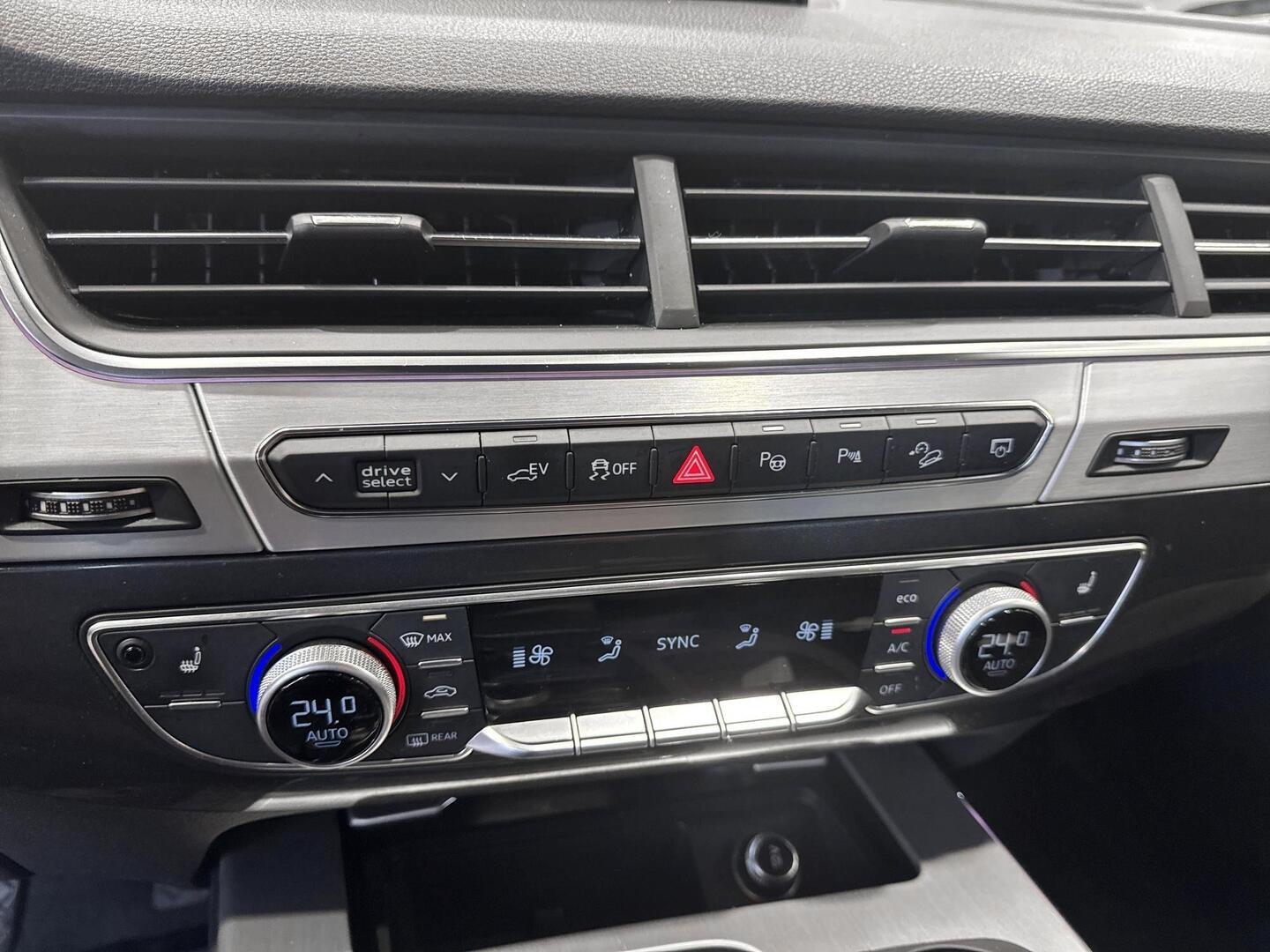 AUDI Q7 2018