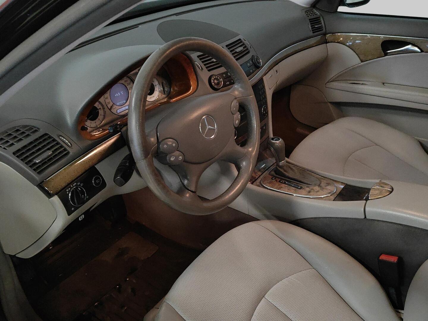 MERCEDES-BENZ E 2006