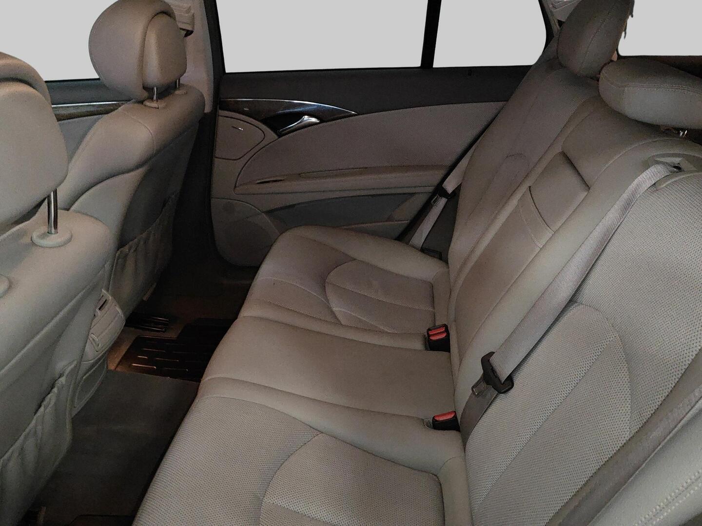 MERCEDES-BENZ E 2006