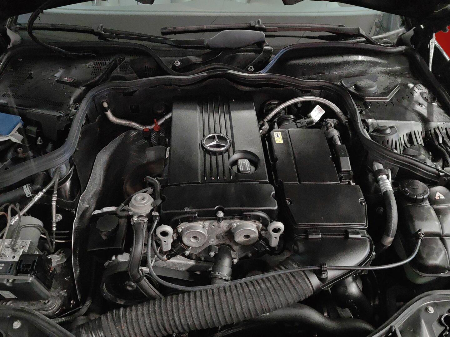 MERCEDES-BENZ E 2006