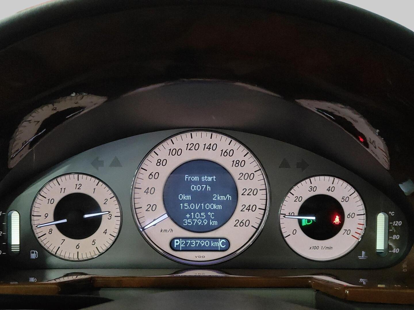 MERCEDES-BENZ E 2006