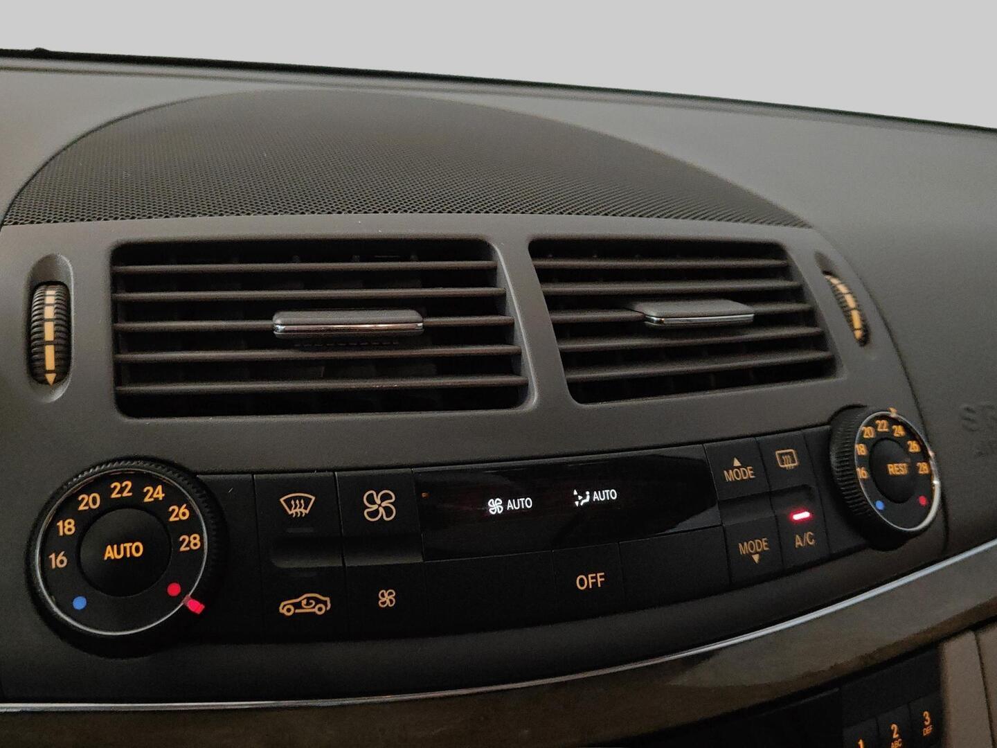 MERCEDES-BENZ E 2006