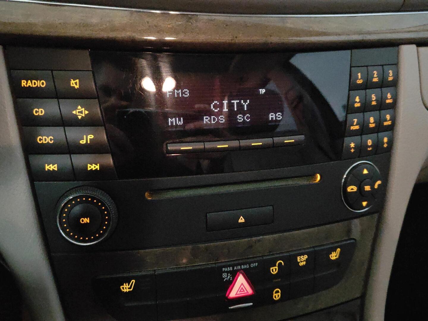 MERCEDES-BENZ E 2006