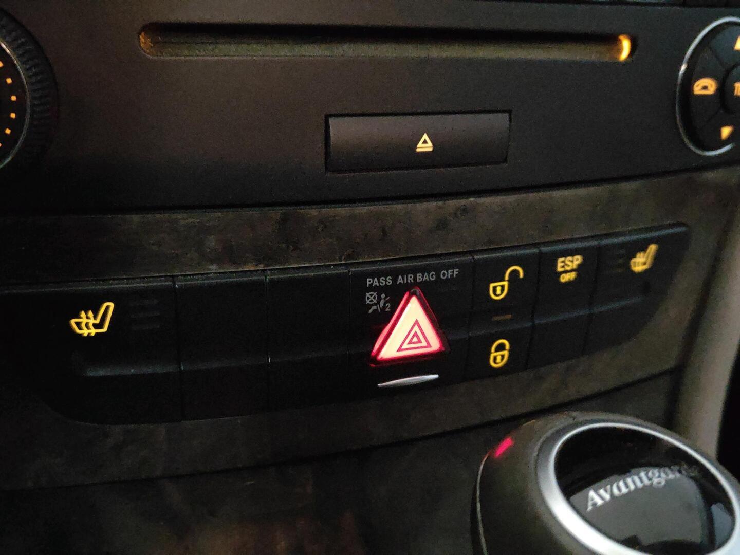 MERCEDES-BENZ E 2006