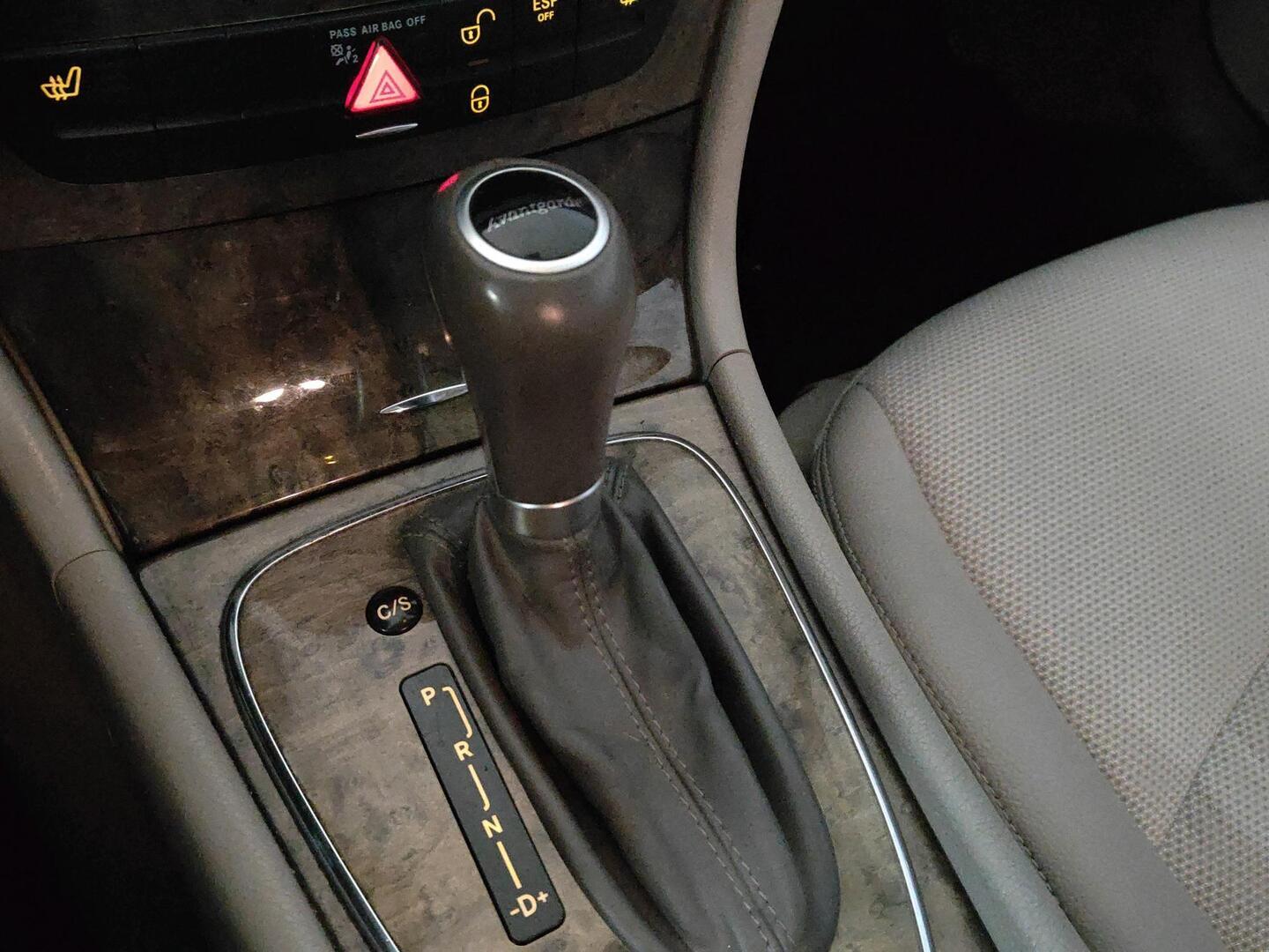 MERCEDES-BENZ E 2006