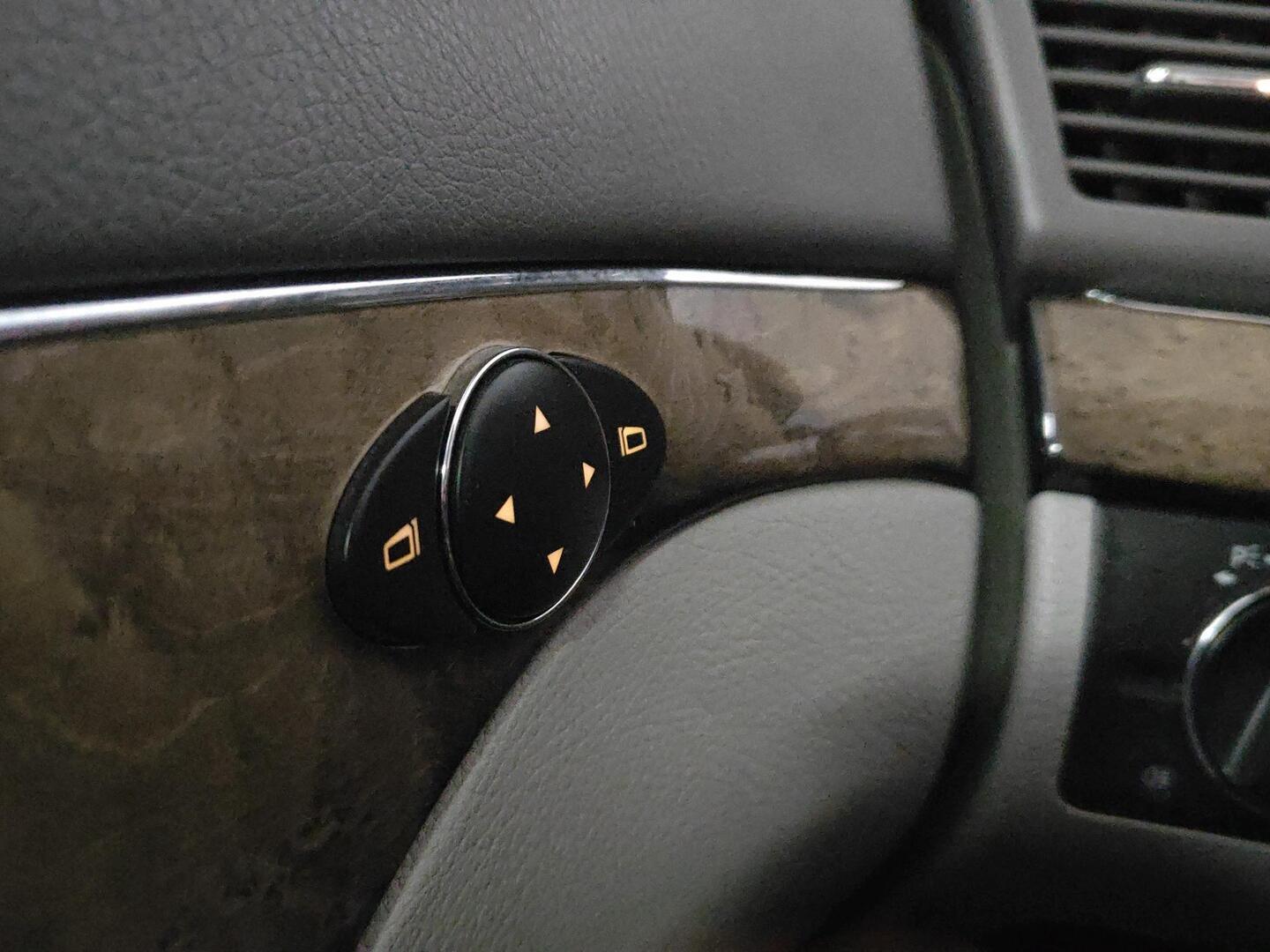 MERCEDES-BENZ E 2006