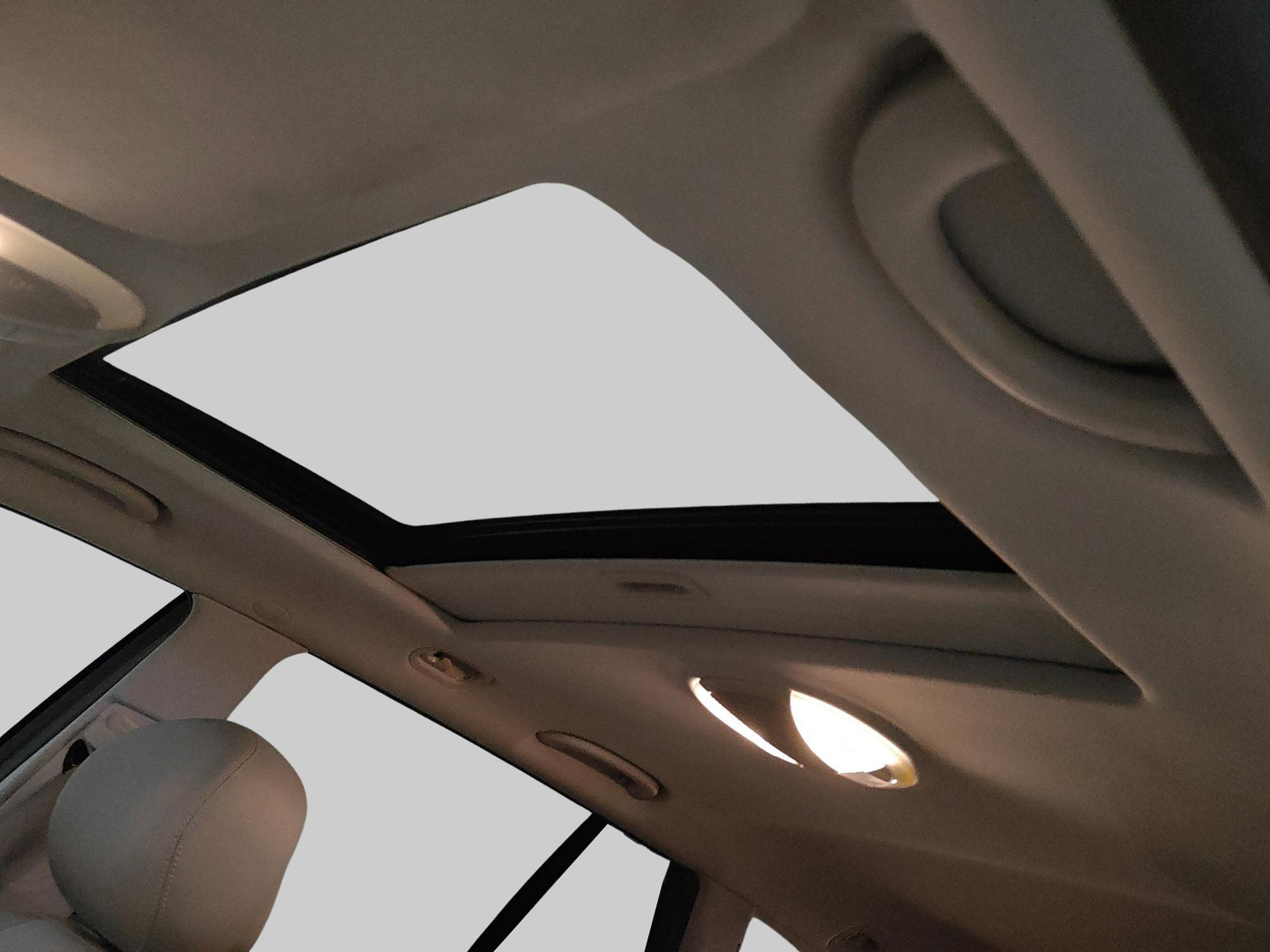 MERCEDES-BENZ E 2006