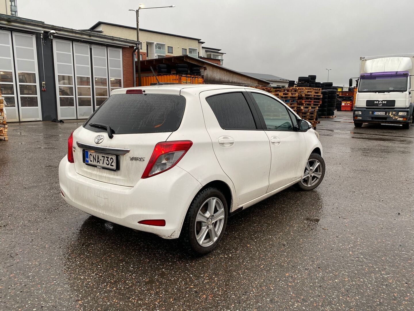 TOYOTA Yaris 2012