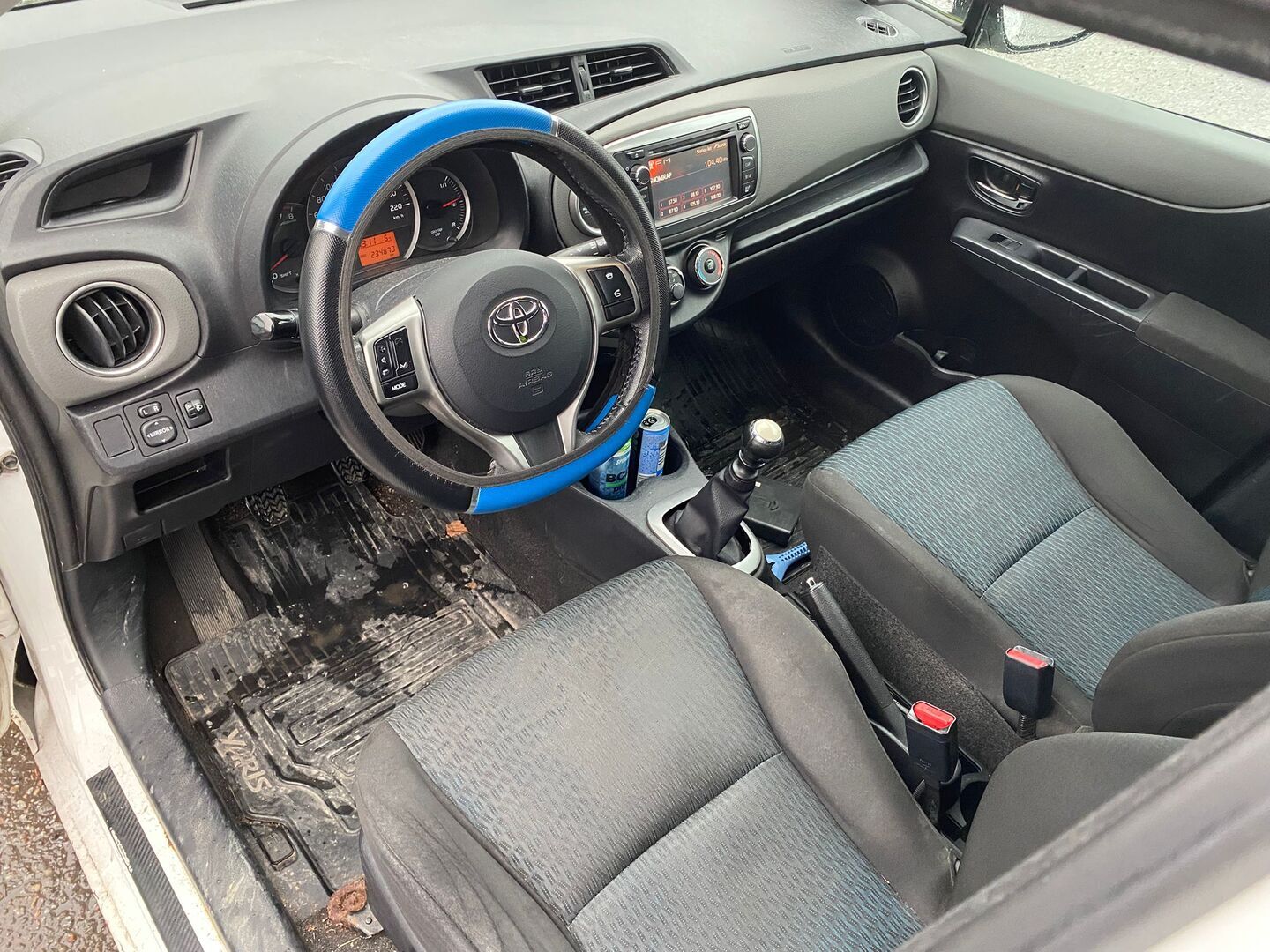 TOYOTA Yaris 2012