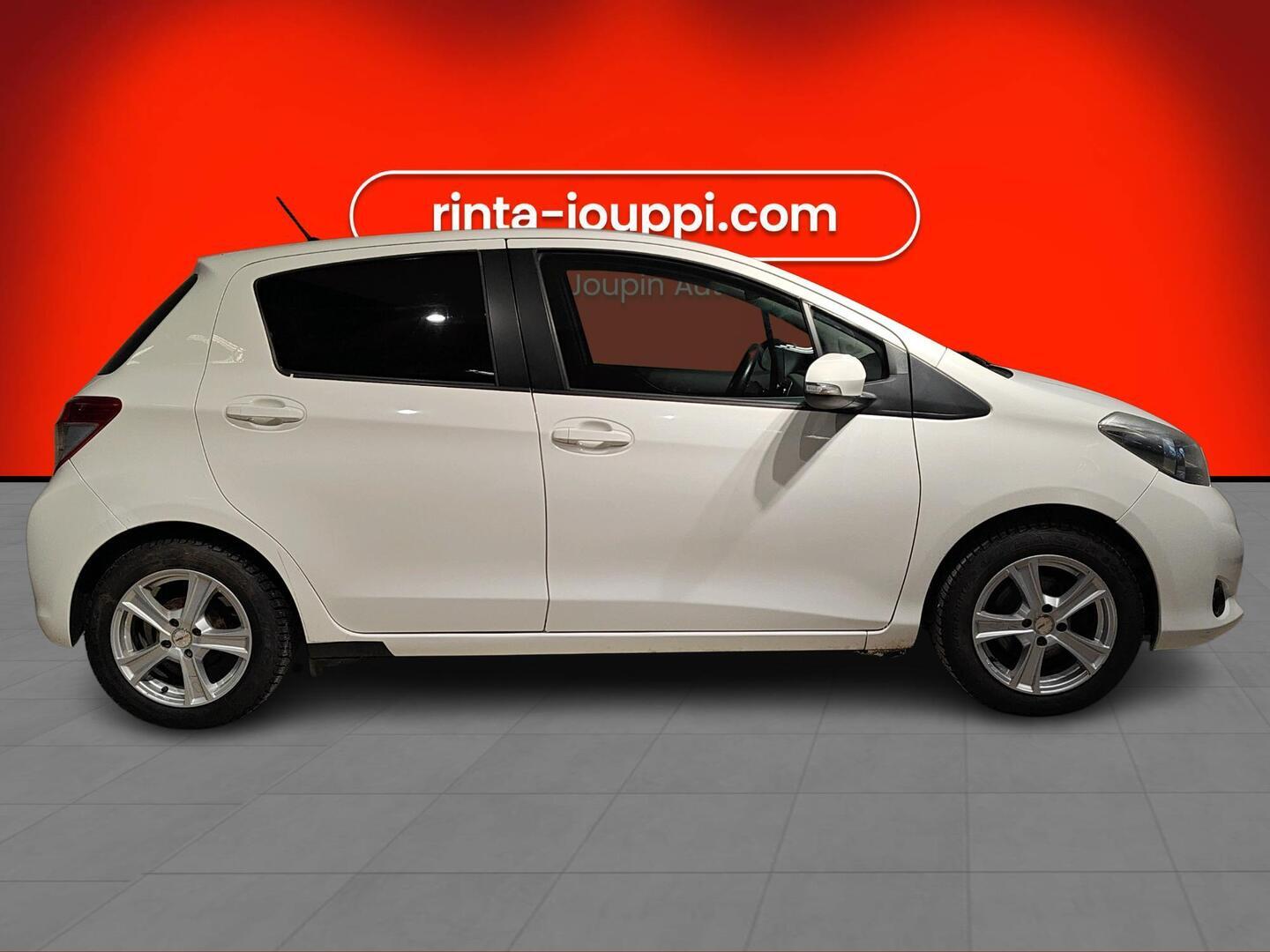 TOYOTA Yaris 2012