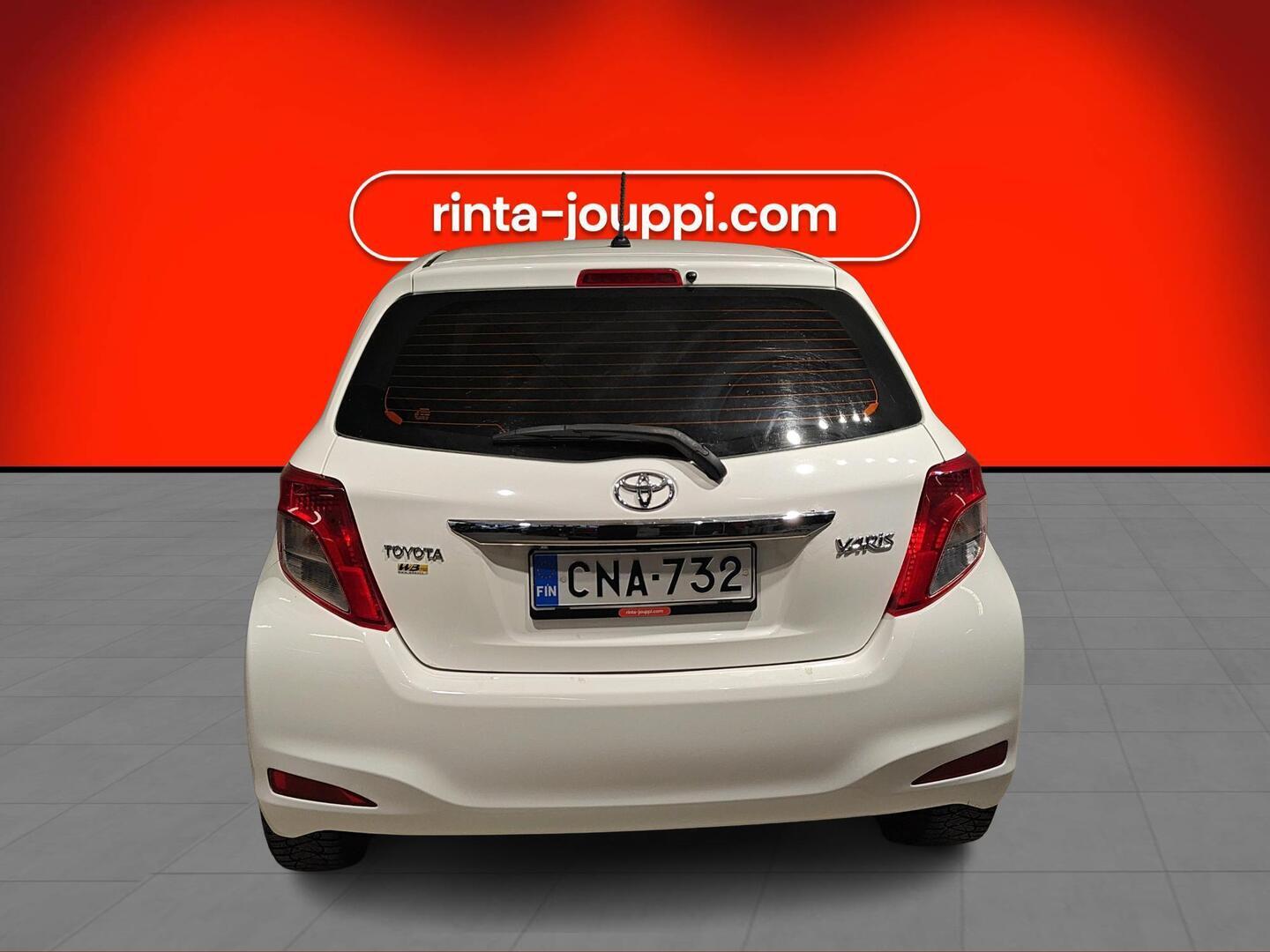 TOYOTA Yaris 2012