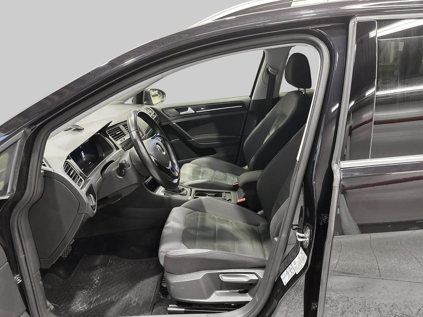 VOLKSWAGEN Golf 2019