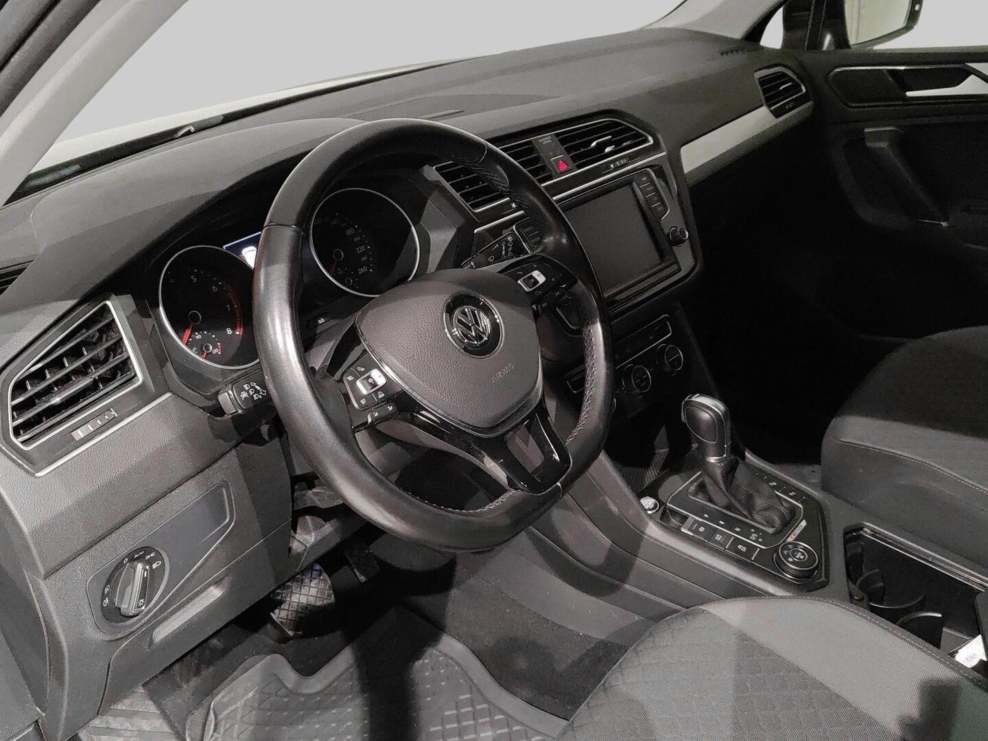 VOLKSWAGEN Tiguan 2016