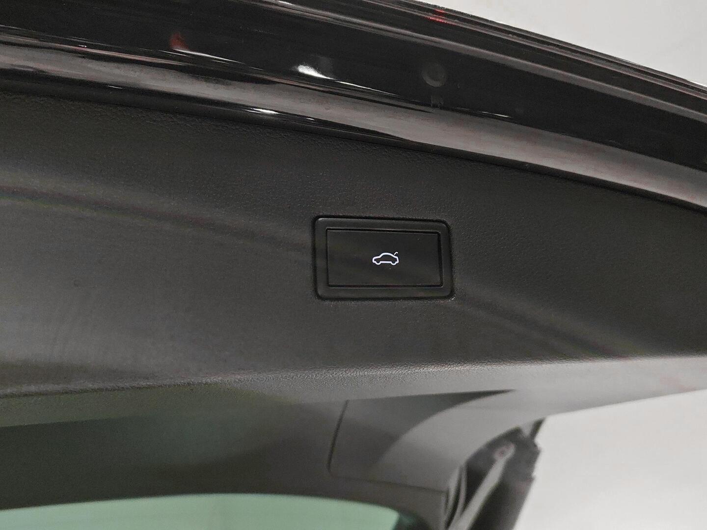 VOLKSWAGEN Tiguan 2016