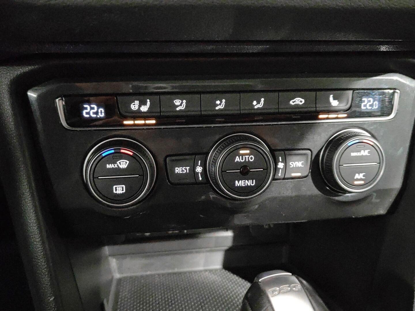 VOLKSWAGEN Tiguan 2016