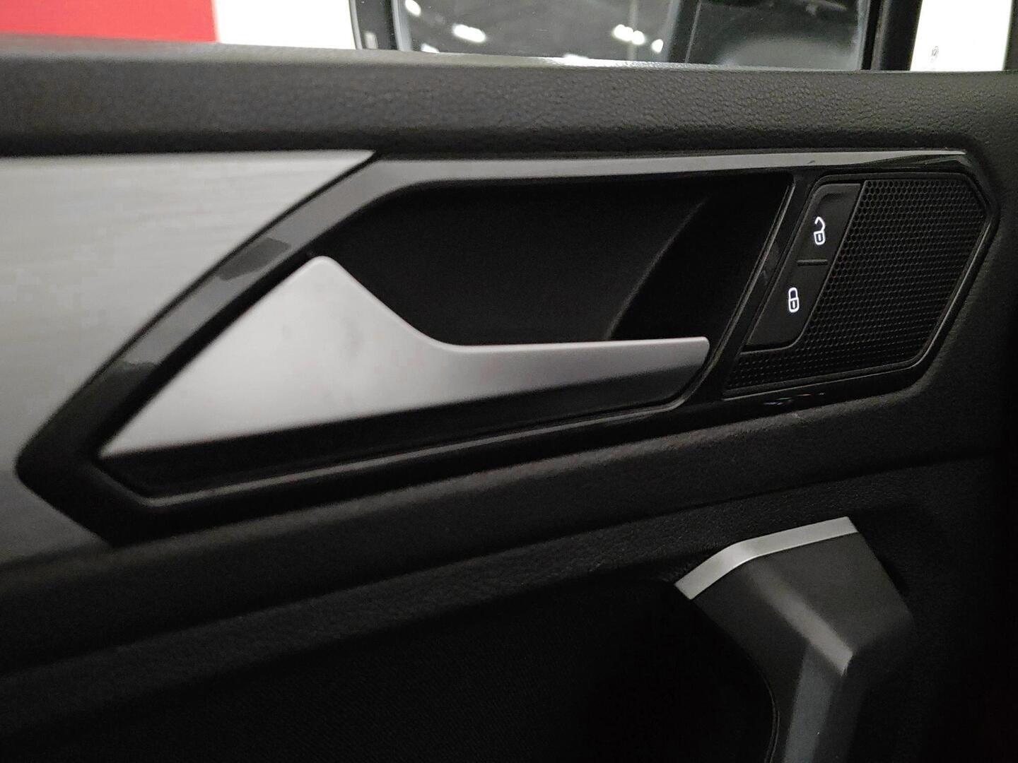 VOLKSWAGEN Tiguan 2016