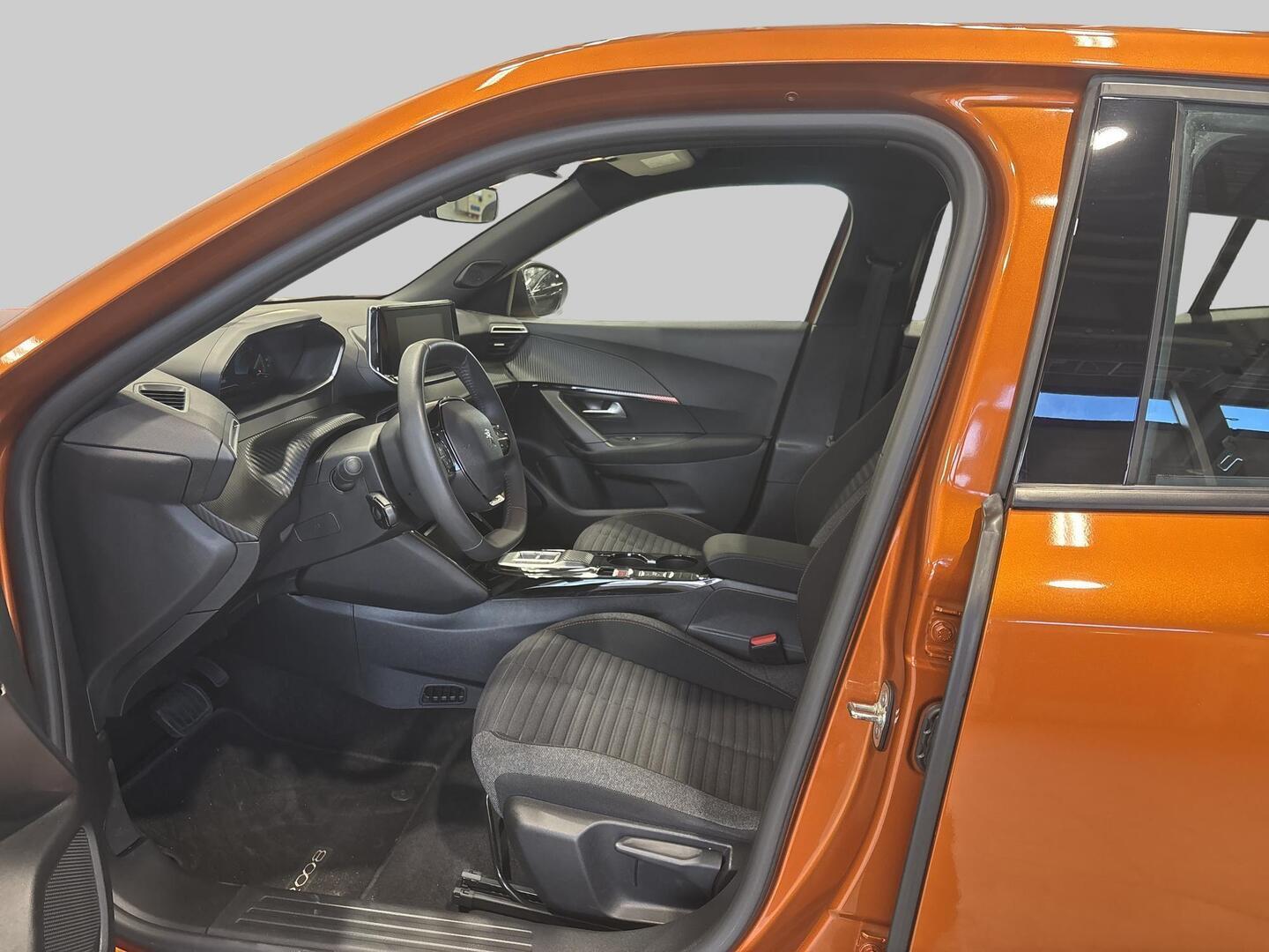 PEUGEOT e-2008 2023
