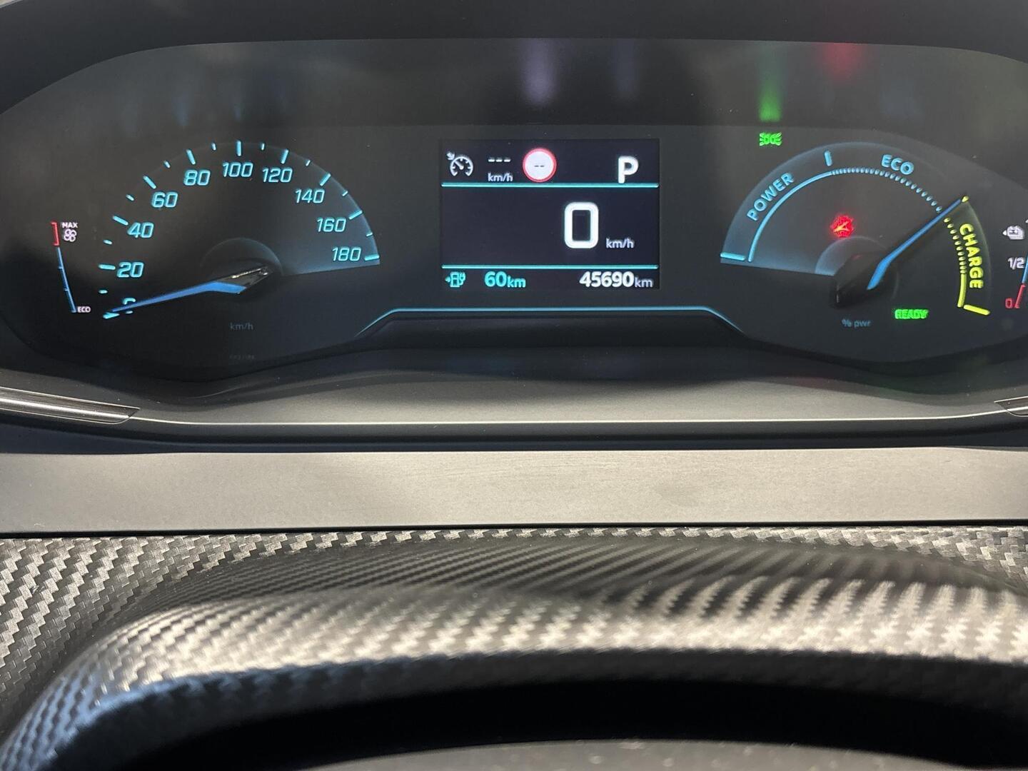 PEUGEOT e-2008 2023