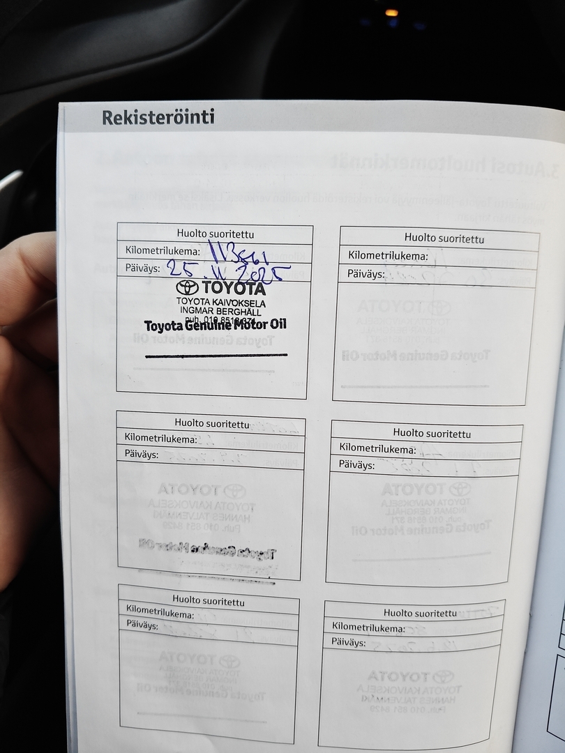 TOYOTA YARIS CROSS 2024