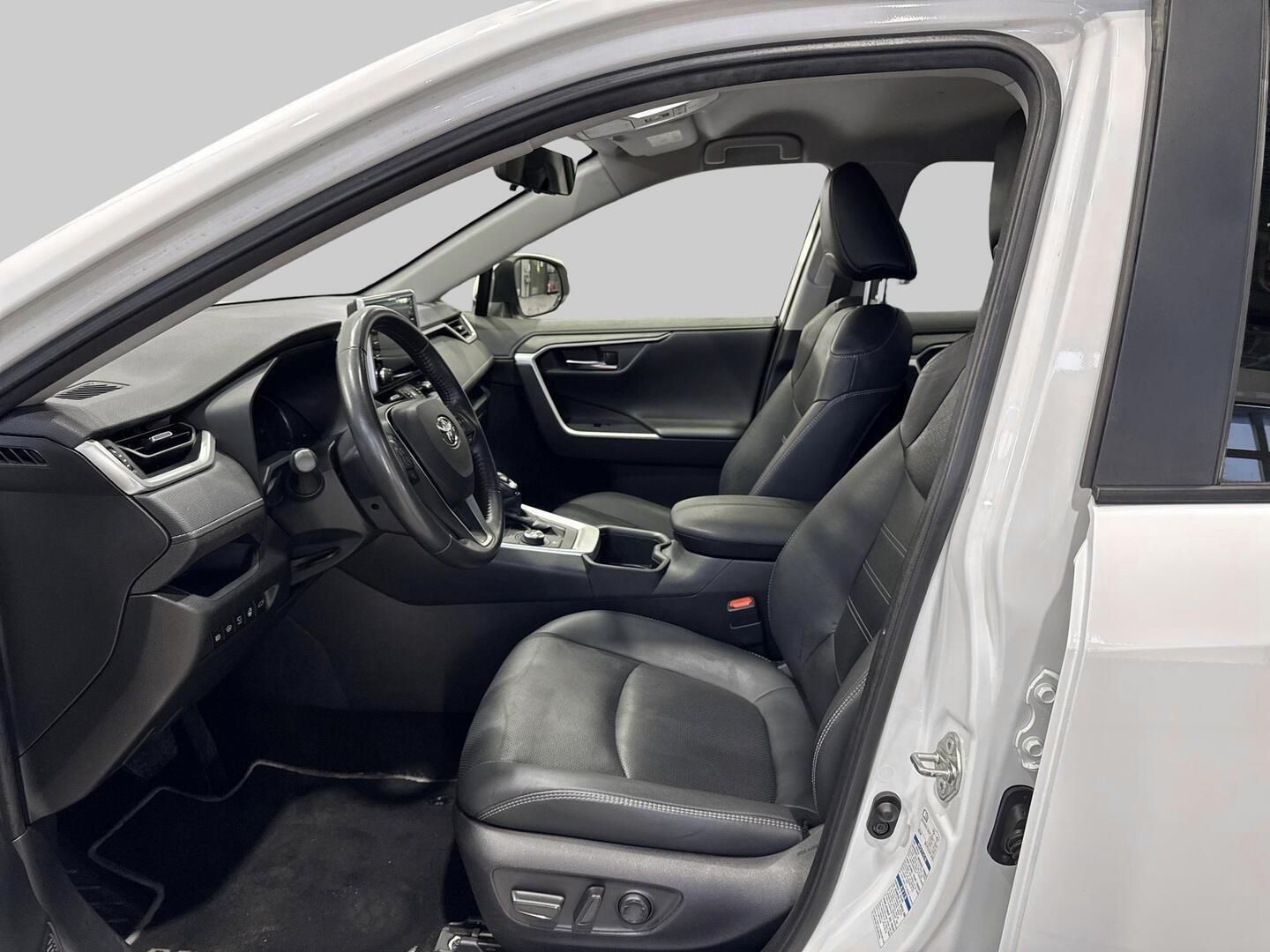 TOYOTA RAV4 2023
