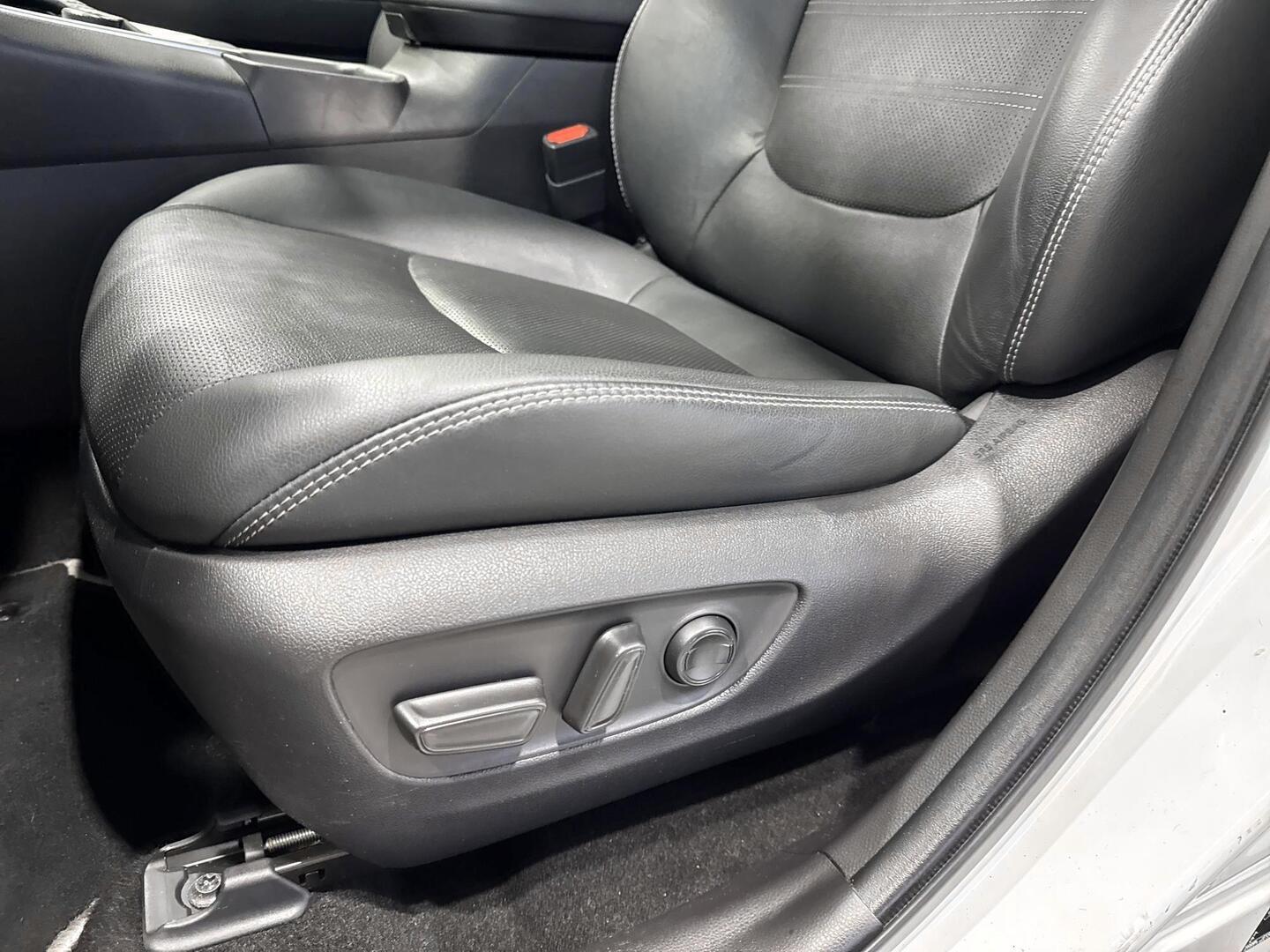 TOYOTA RAV4 2023