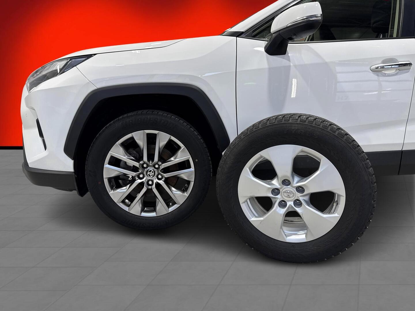 TOYOTA RAV4 2023