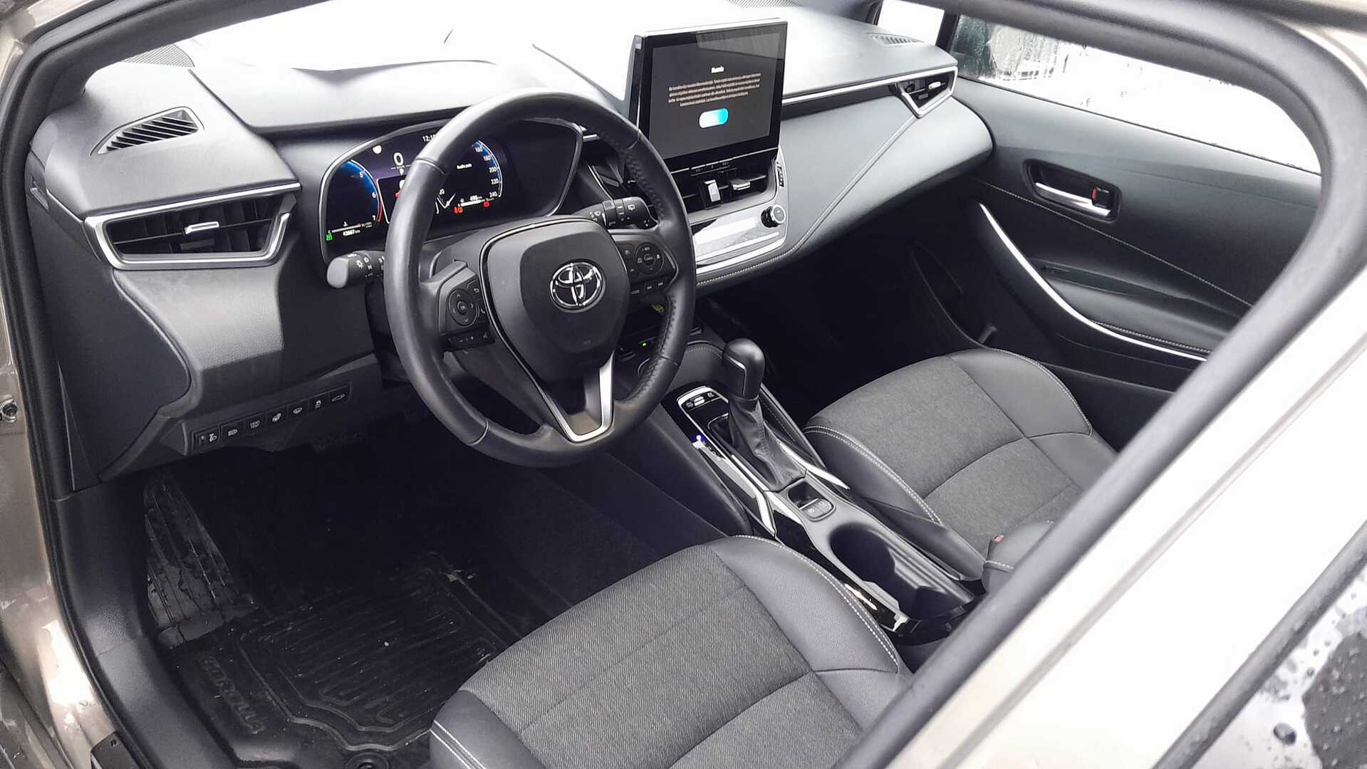 TOYOTA COROLLA 2024