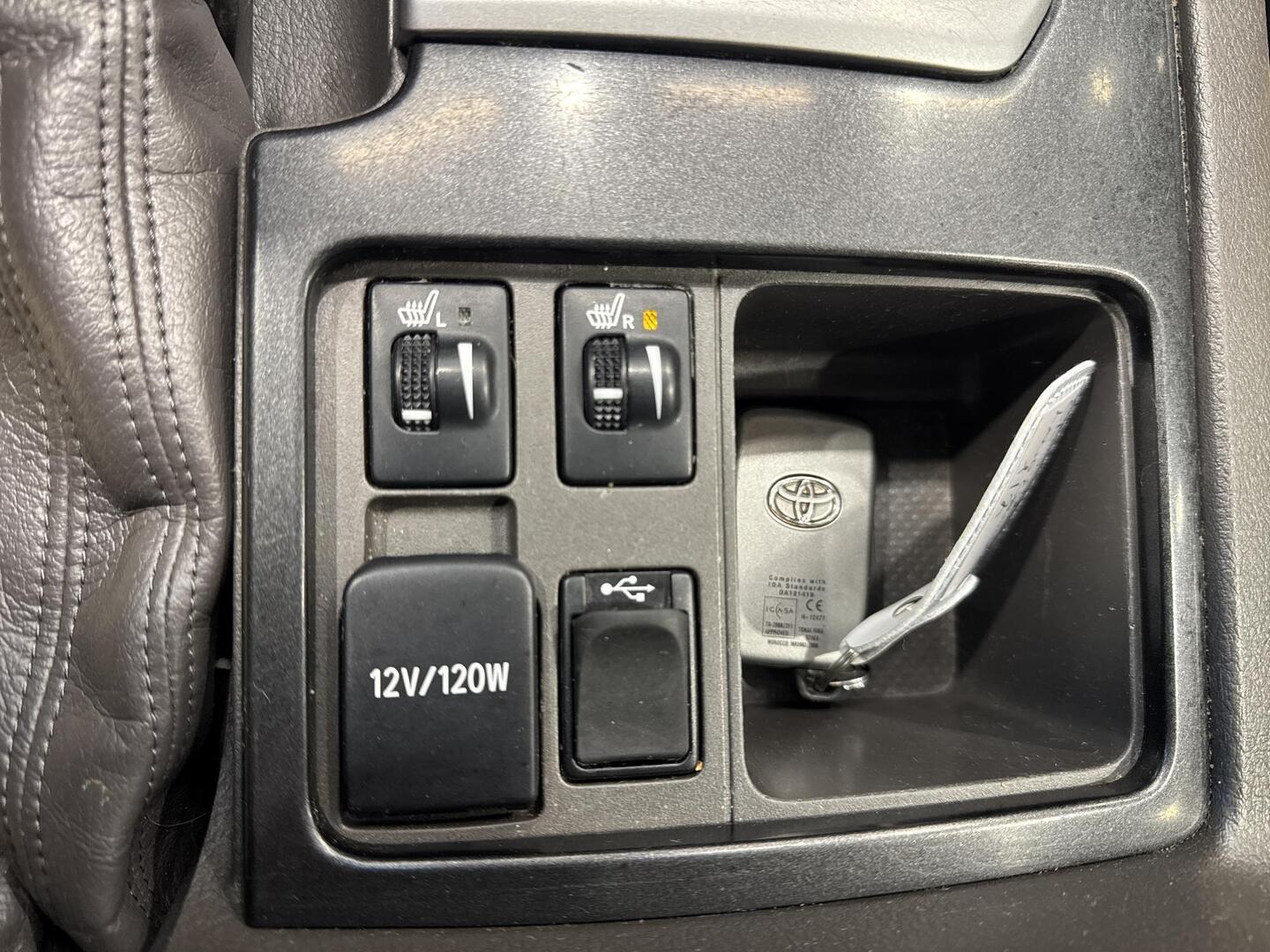 TOYOTA Land Cruiser 2016
