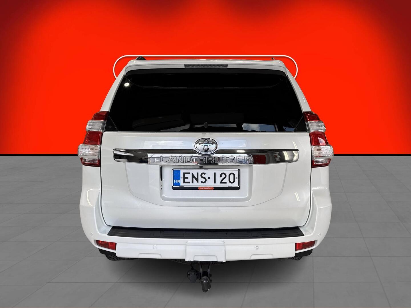 TOYOTA Land Cruiser 2016