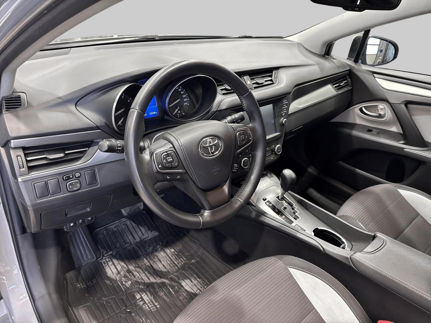 TOYOTA AVENSIS 2018