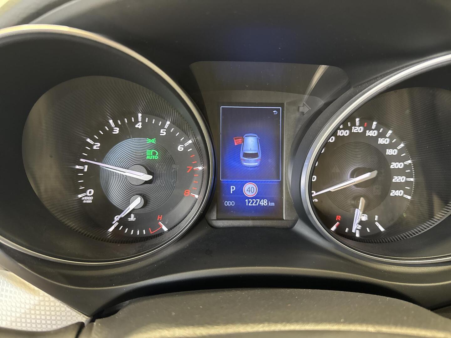 TOYOTA AVENSIS 2018