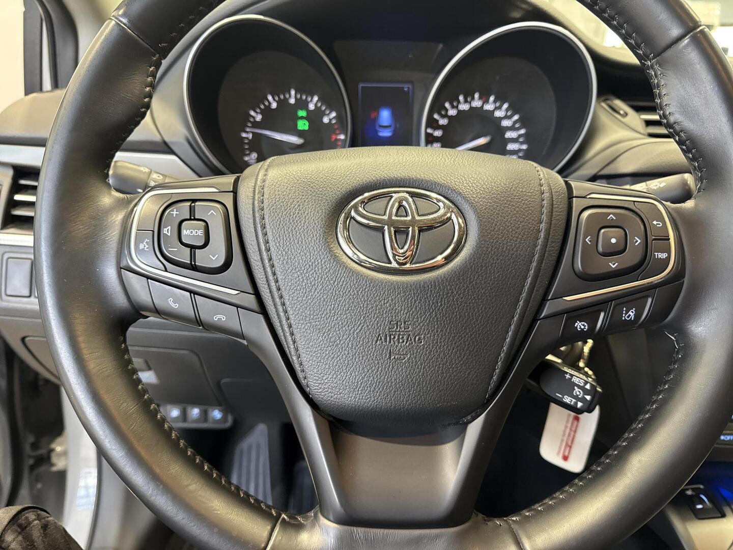 TOYOTA AVENSIS 2018