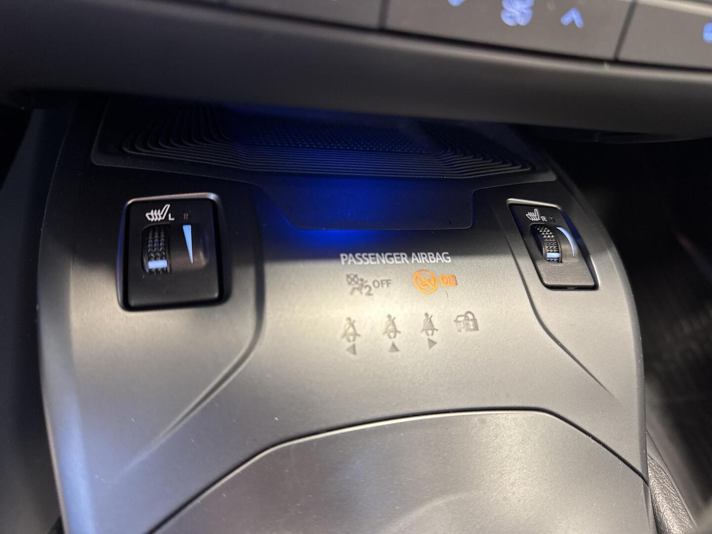 TOYOTA AVENSIS 2018