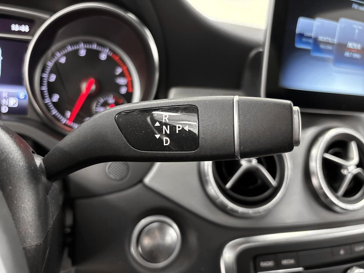 MERCEDES-BENZ CLA 2018