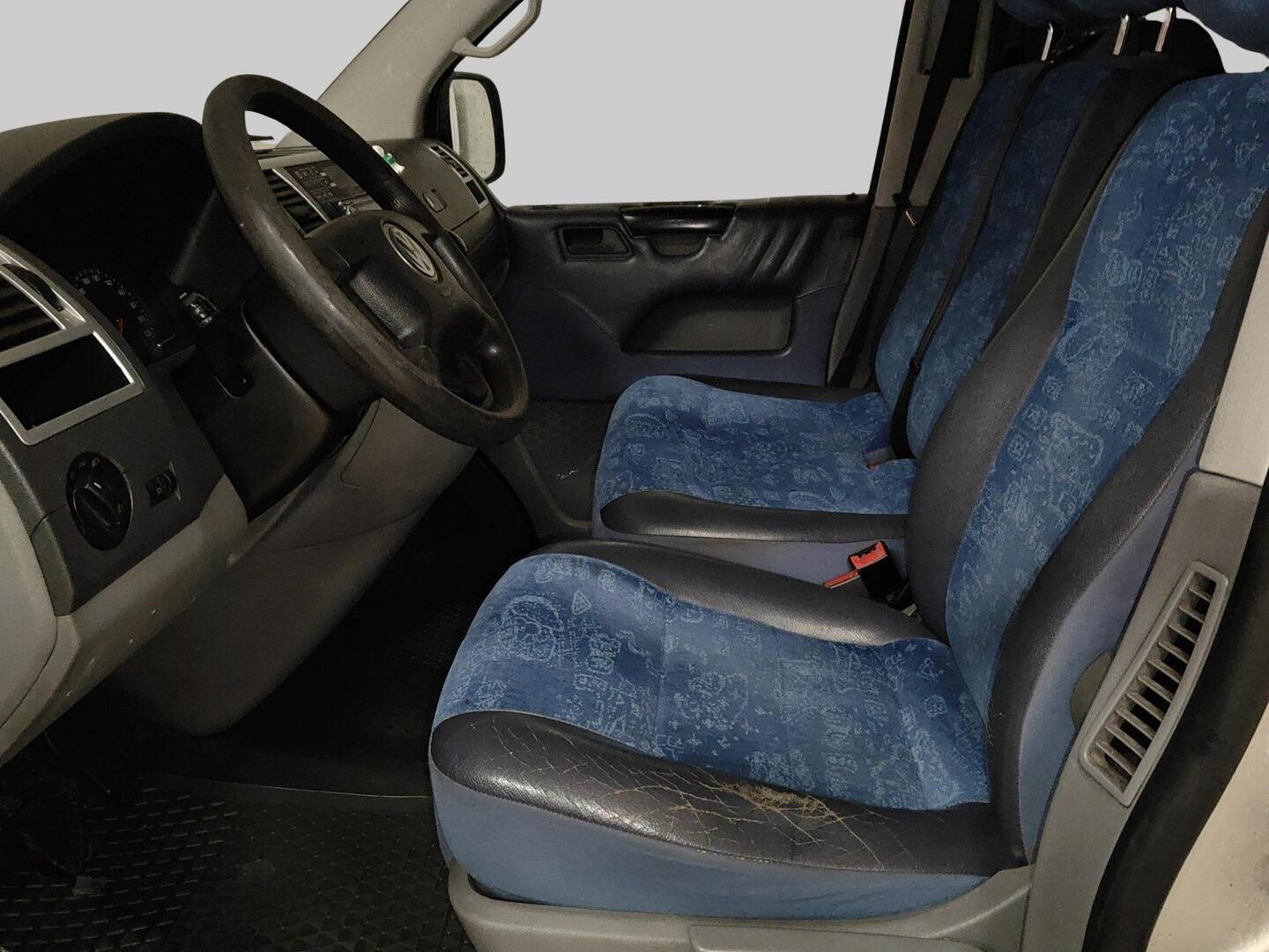 VOLKSWAGEN Transporter 2005