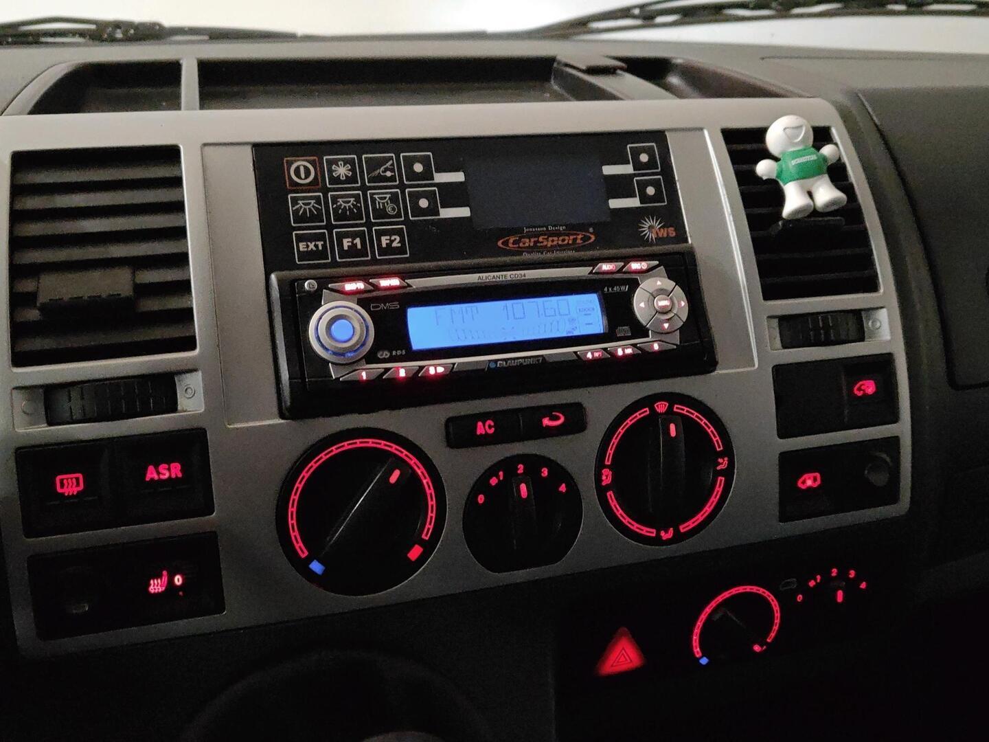 VOLKSWAGEN Transporter 2005