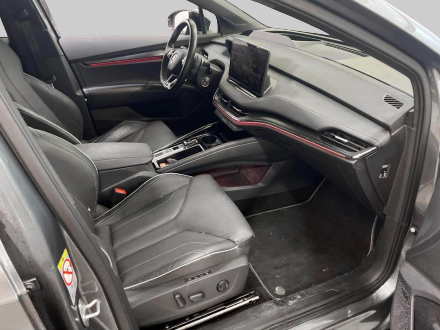 SKODA ENYAQ 2025