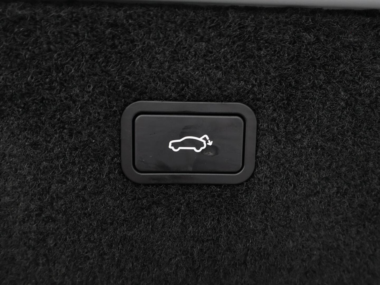 POLESTAR 4 2025